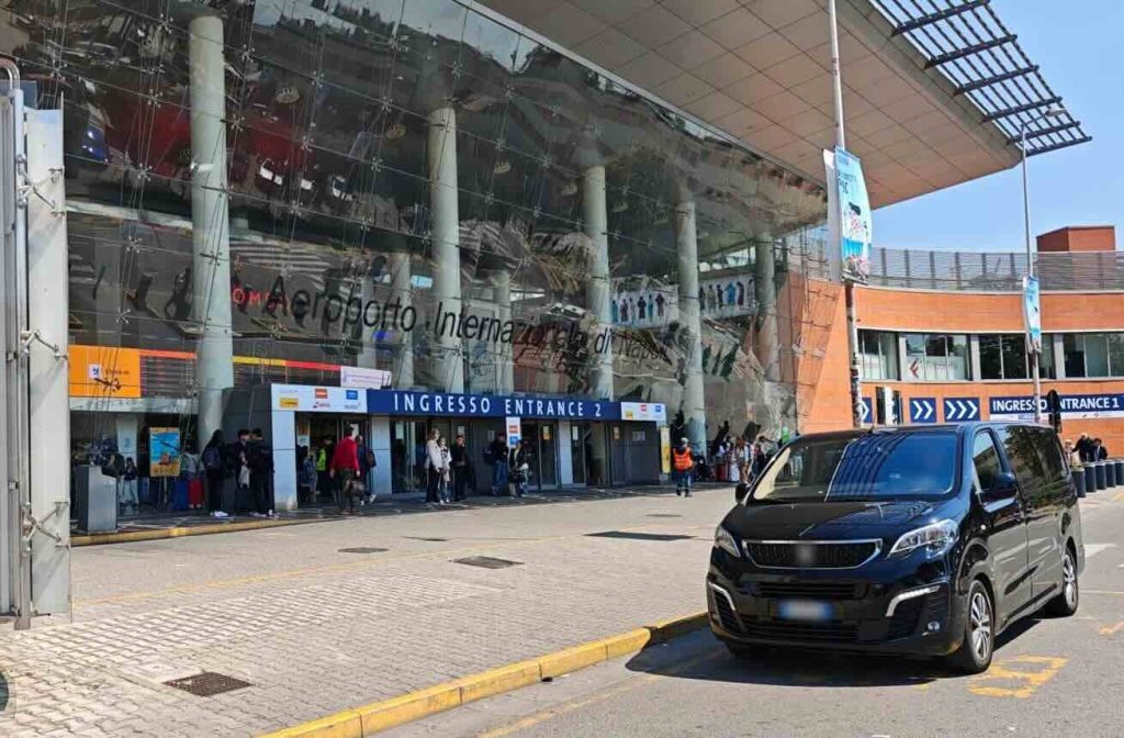 Multa agli Ncc a Capodichino: il Comune gongola, ma i giudici annullano il tutto!