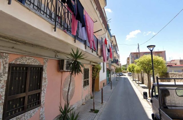 Agguato a Barra: un pregiudicato colpito nella notte, allerta tra i residenti