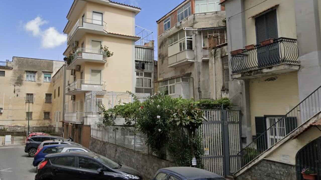Napoli, tragedia all’Arenella: scoperto anziano senza vita, indagini in corso