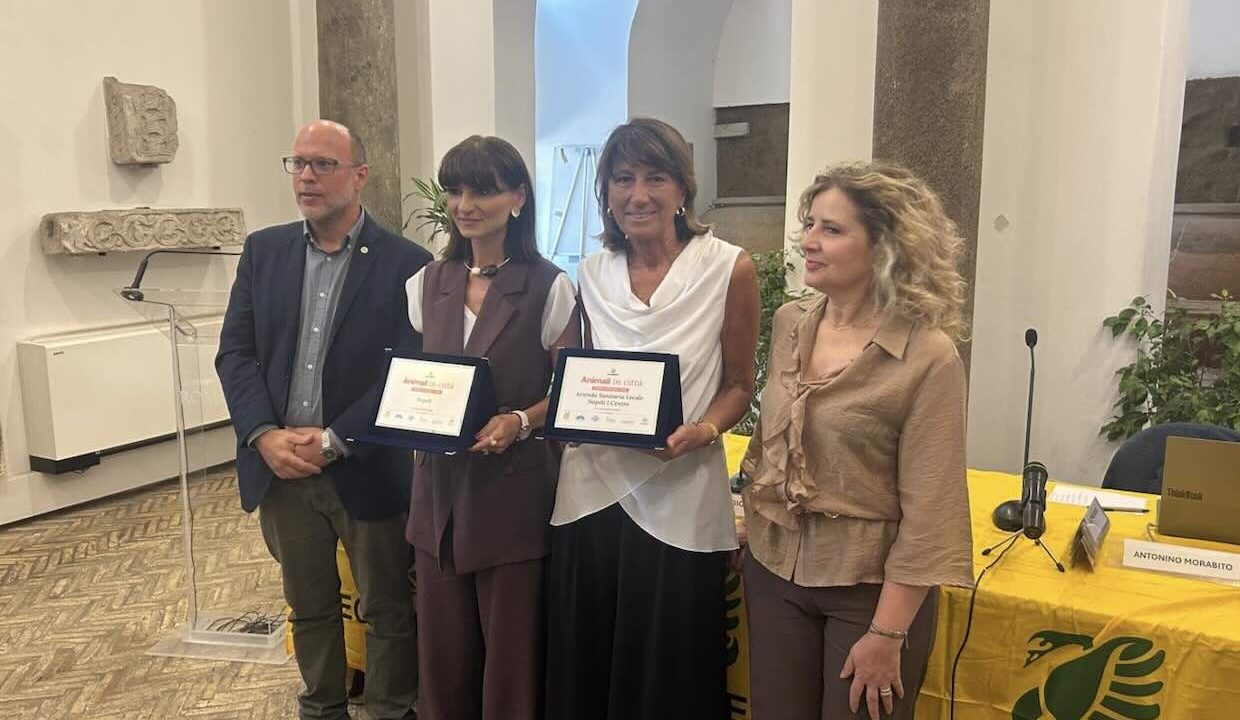 Napoli riconosciuta per il benessere animale: Comune e ASL premiati da Legambiente