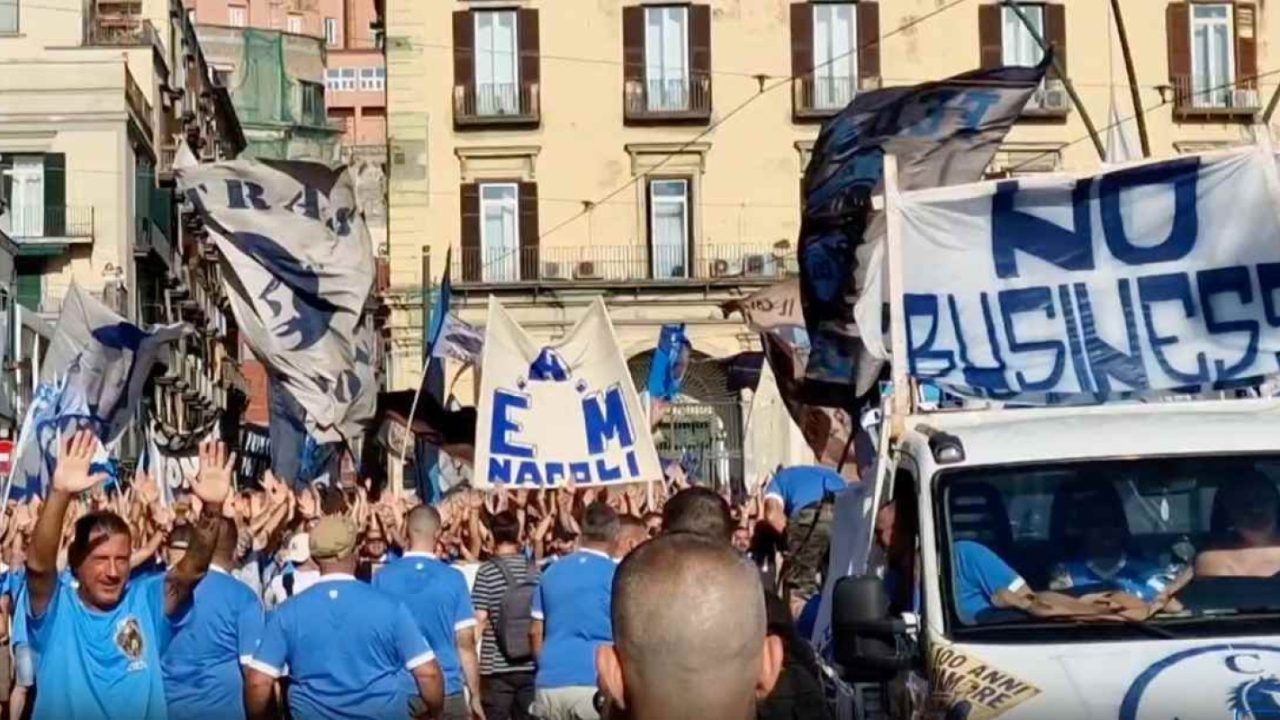 Centenario Napoli: una festa indimenticabile tra cori e ricordi carichi di emozione