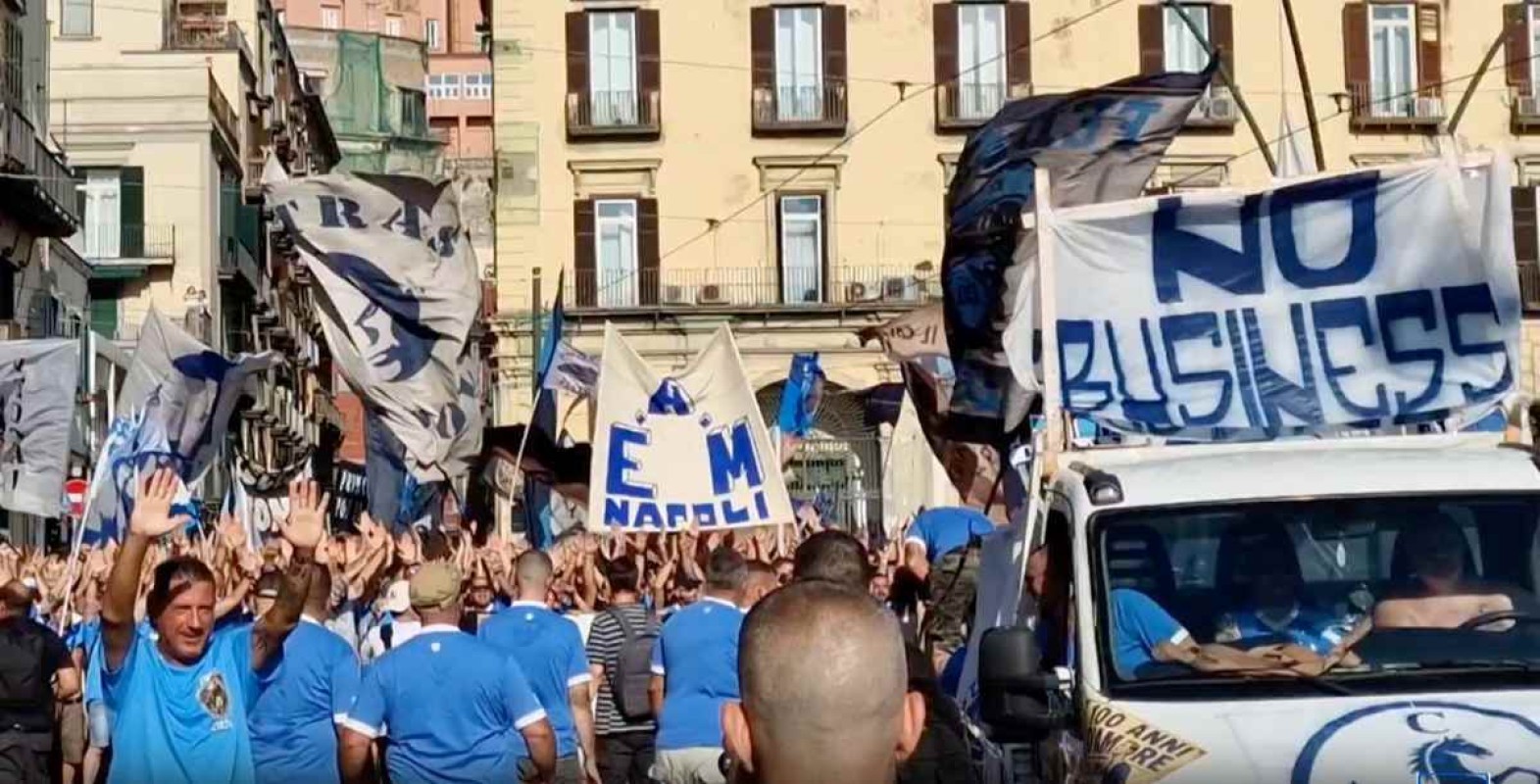 Centenario Napoli: una festa indimenticabile tra cori e ricordi carichi di emozione