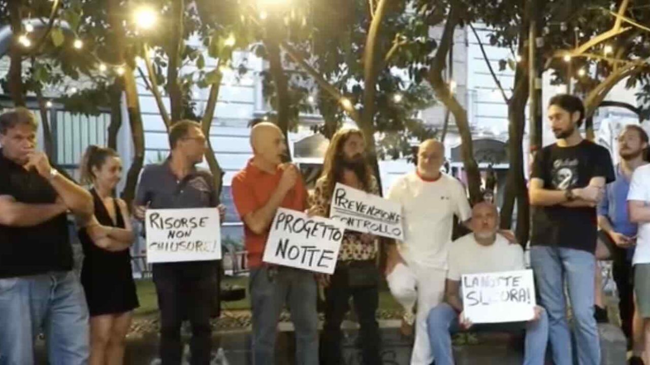 Commercianti di Napoli si mobilitano: basta violenza nel cuore della città!