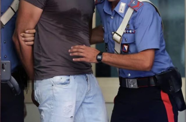 Latitanti pericolosi scappano da Napoli: fuggono verso Cracovia e le Baleari