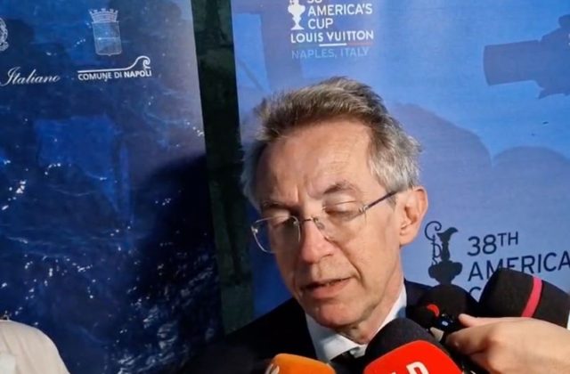 Napoli, Manfredi avverte: «12mila agenti di polizia locale in meno, situazione critica!»