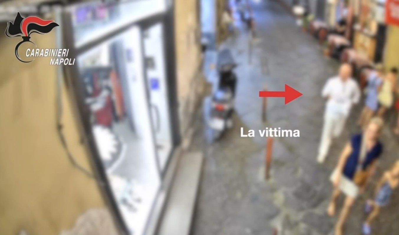 Violenta rapina ai Quartieri Spagnoli: due giovani arrestati
