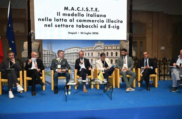 Napoli, parte il M.A.C.I.S.T.E.: nuova speranza contro il contrabbando di tabacco e sigarette elettroniche