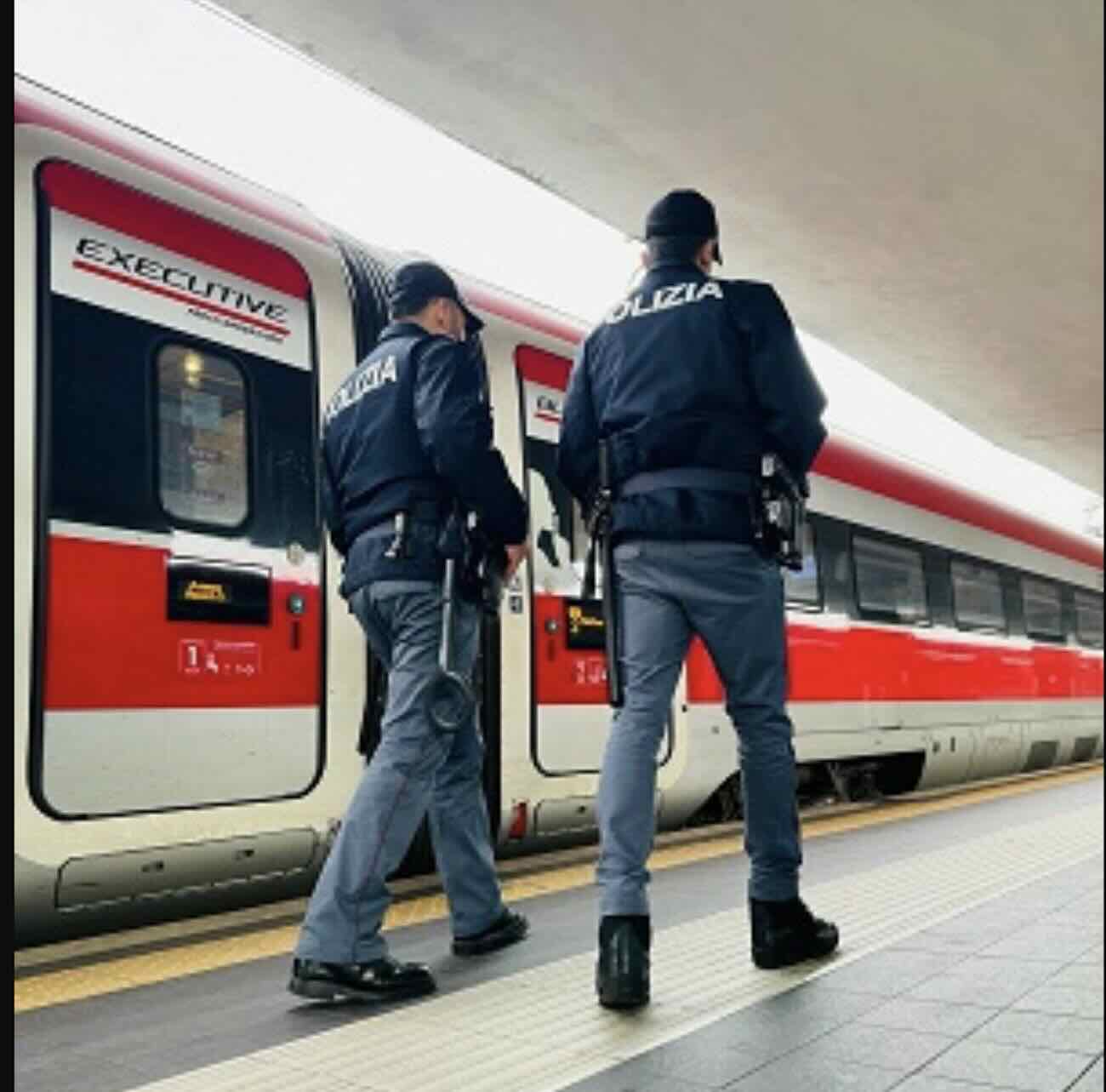 Napoli Centrale, blitz della Polizia: colpiti due ladri, cittadini sollevati!