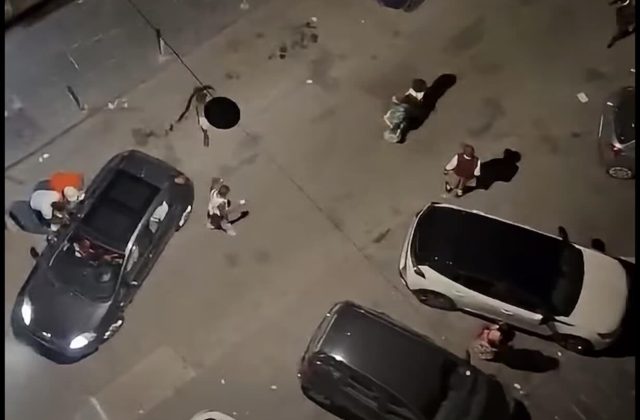 Napoli, rissa violenta al Vasto: il marciapiede di via Genova si tinge di sangue