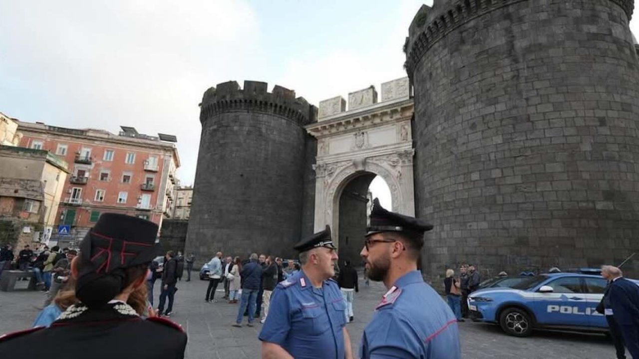 Napoli, controlli straordinari a Porta Capuana e Porta Nolana: 162 identificati in un blitz delle forze…