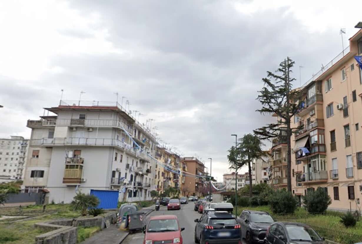 Napoli, spari nel Rione Villa: paura tra i residenti per colpi a salve