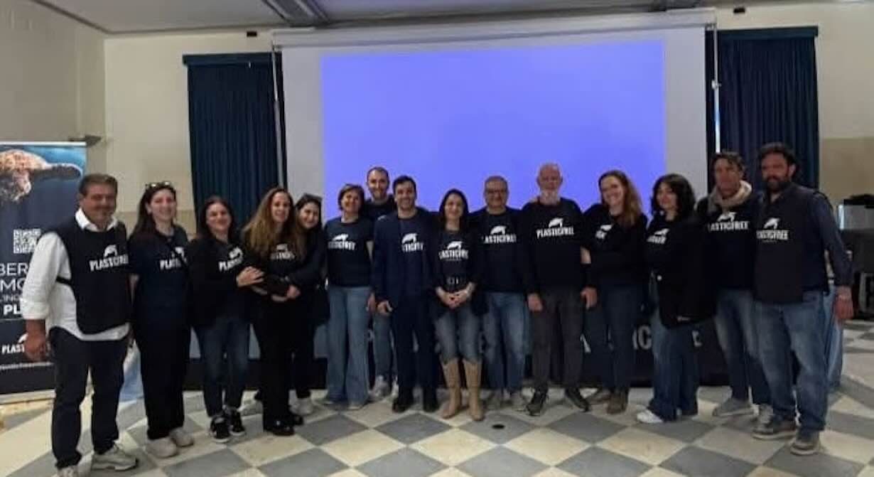 Napoli lancia le Case dell’Acqua: una soluzione per combattere la plastica, applaudita da Plastic Free…