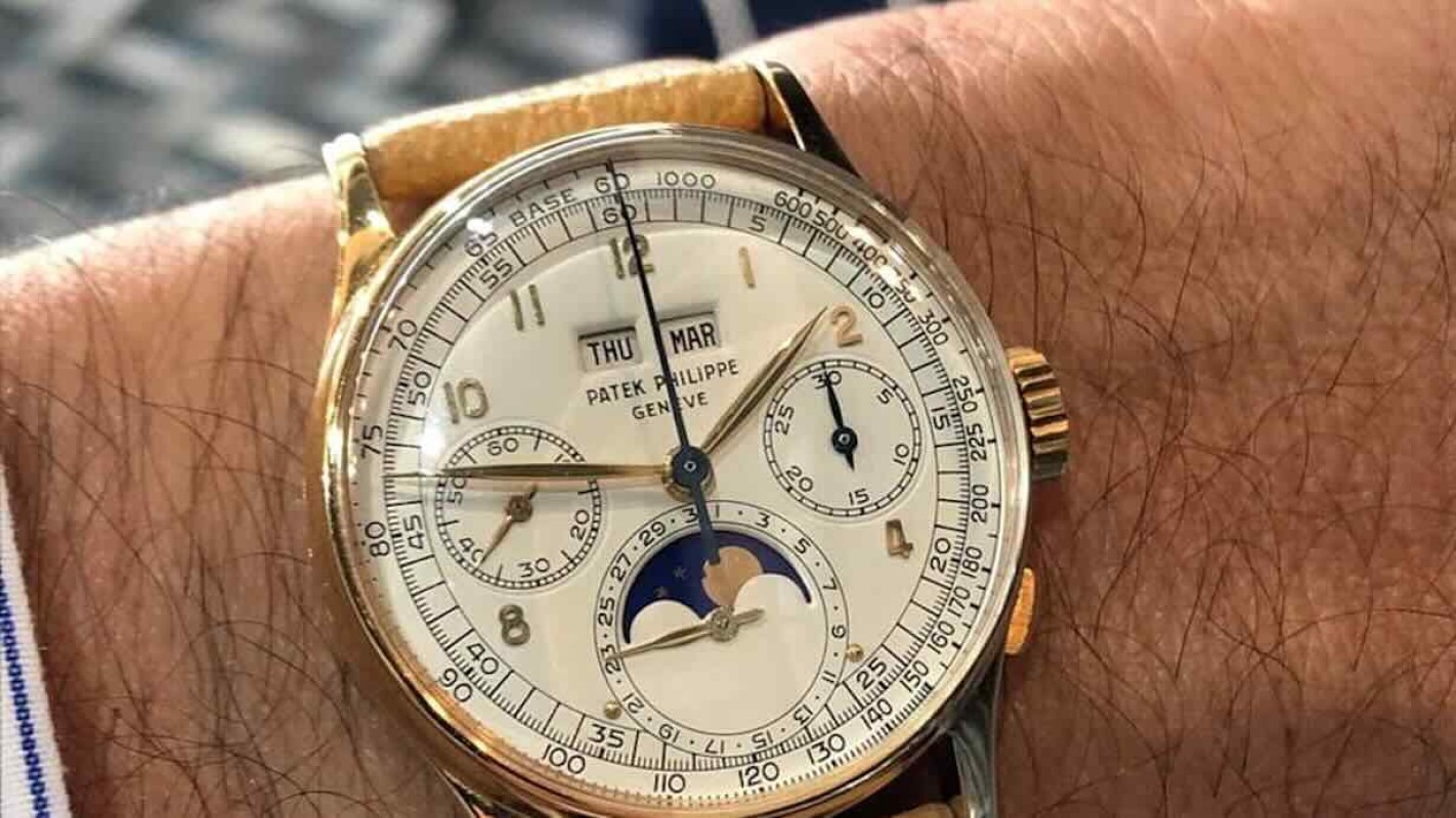 Turista a Napoli derubato di un orologio da 130mila euro: due giovani in manette
