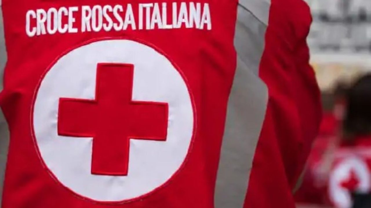 Caldo estremo a Napoli: Croce Rossa attiva cinque centri di aiuto per le persone vulnerabili