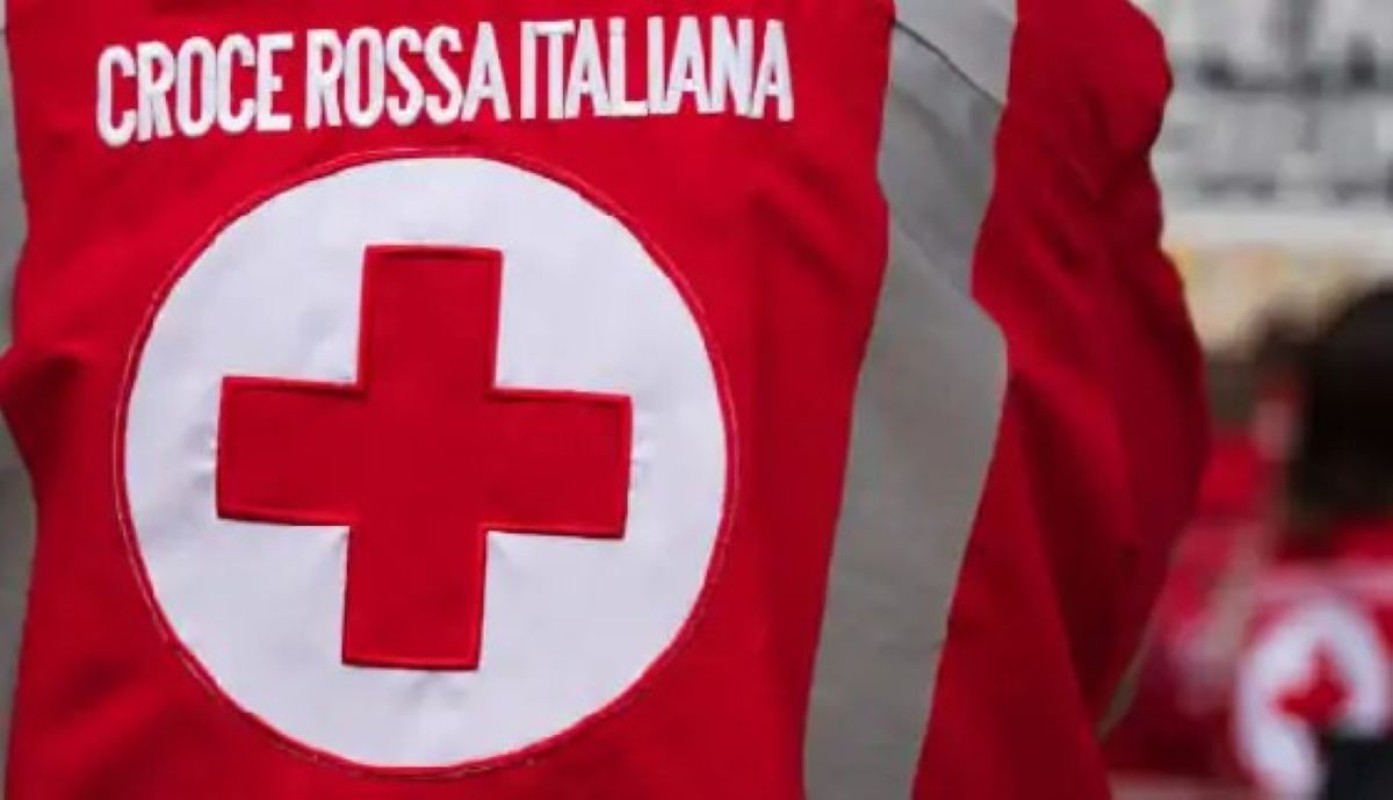 Caldo estremo a Napoli: Croce Rossa attiva cinque centri di aiuto per le persone vulnerabili