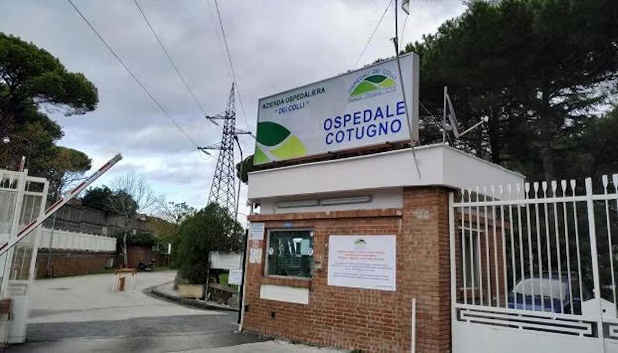 Meningite: 14enne trasferito da Eboli al Cotugno, genitori in ansia per la salute del ragazzo