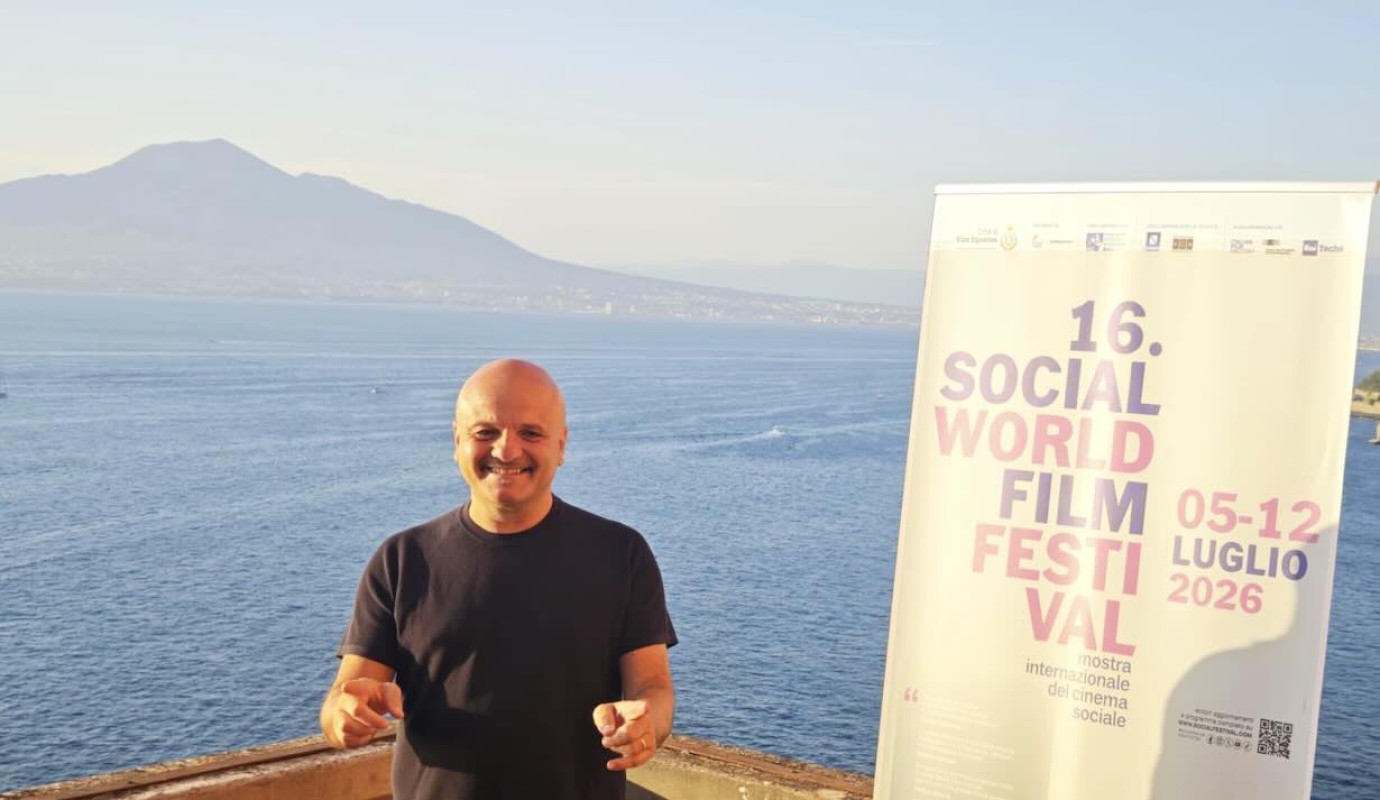 Peppe Iodice incanta il pubblico del SWFF con «Mi batte il corazon» all’Arena Fellini