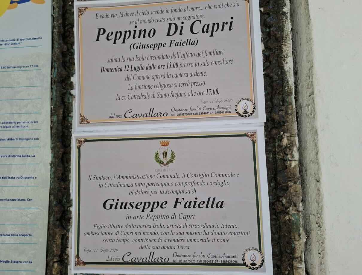 Peppino Di Capri: il commovente addio sull’isola, tra lutto cittadino e omaggi in Comune