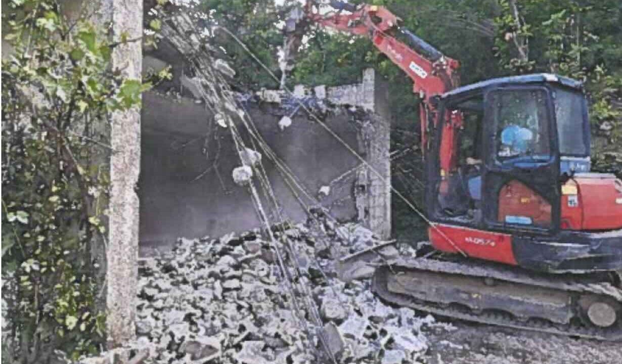 Pimonte, via alla demolizione di immobili abusivi: un passo verso la tutela dell’area protetta