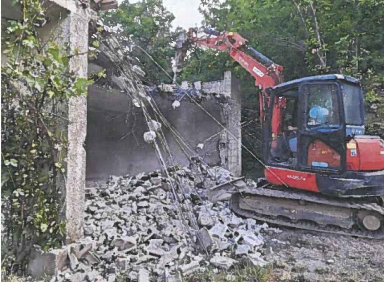 Pimonte, via alla demolizione di immobili abusivi: un passo verso la tutela dell’area protetta
