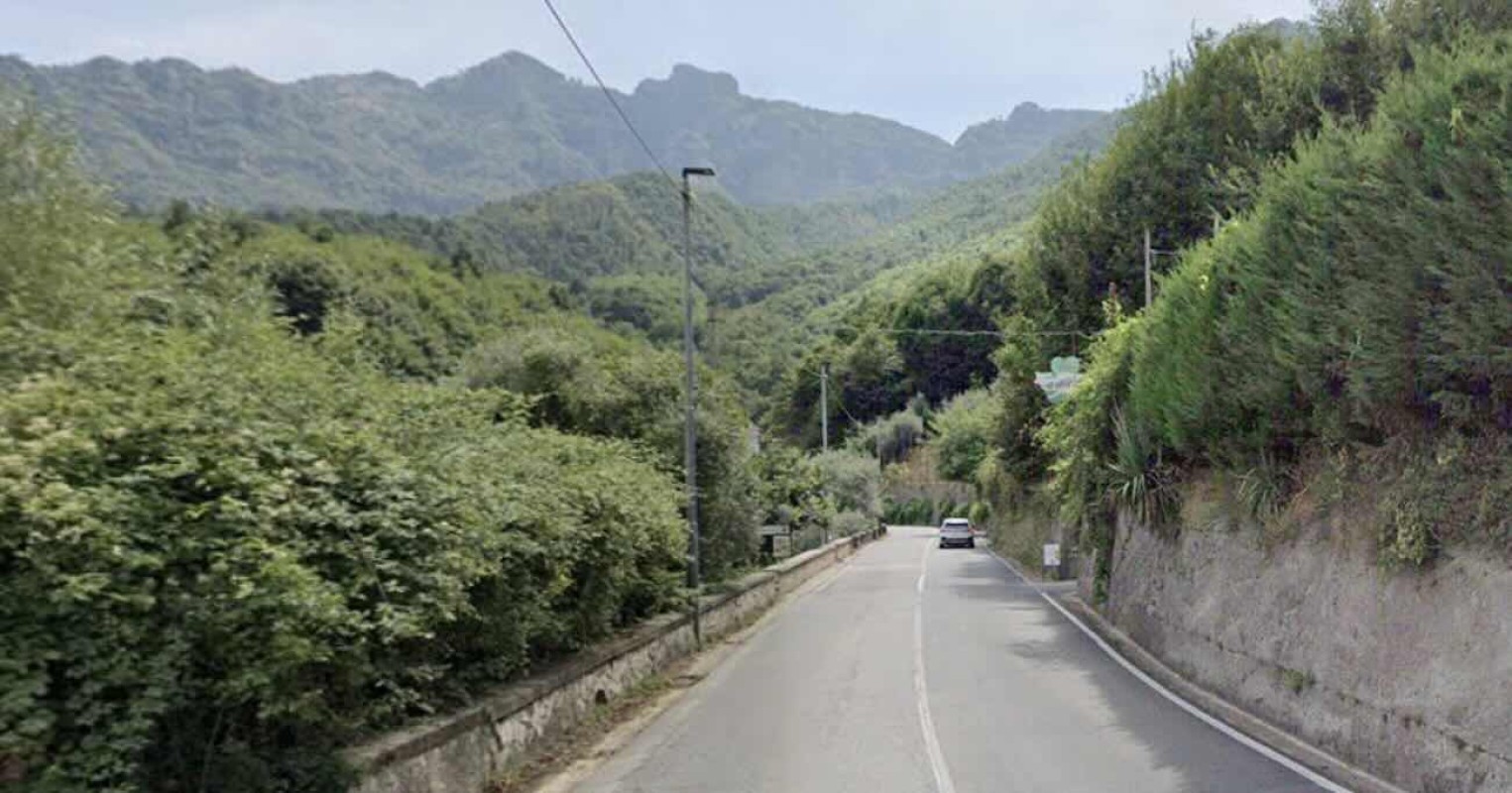 Pimonte, notte di incidenti: tre feriti in collisione tra scooter e van, grave un giovane di 24 anni