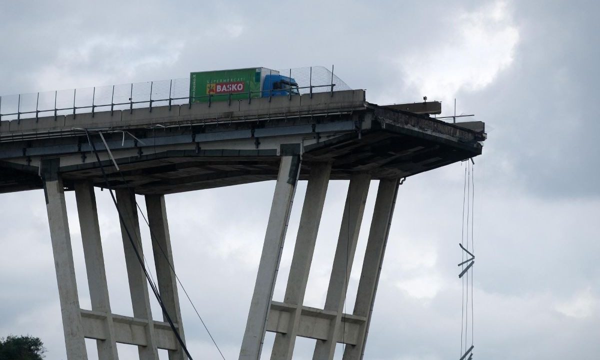 Napoli, dopo otto anni di attesa: oggi la sentenza sul crollo del Ponte Morandi