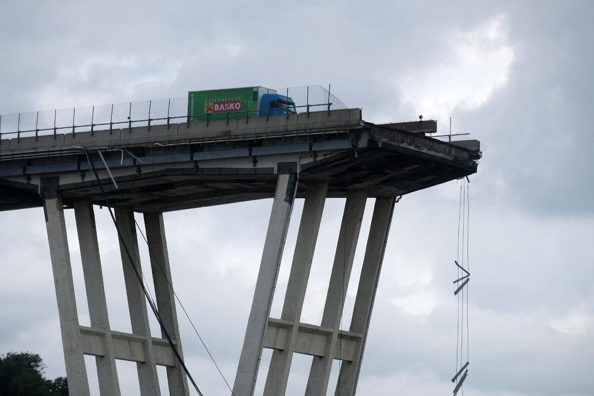 Napoli, dopo otto anni di attesa: oggi la sentenza sul crollo del Ponte Morandi