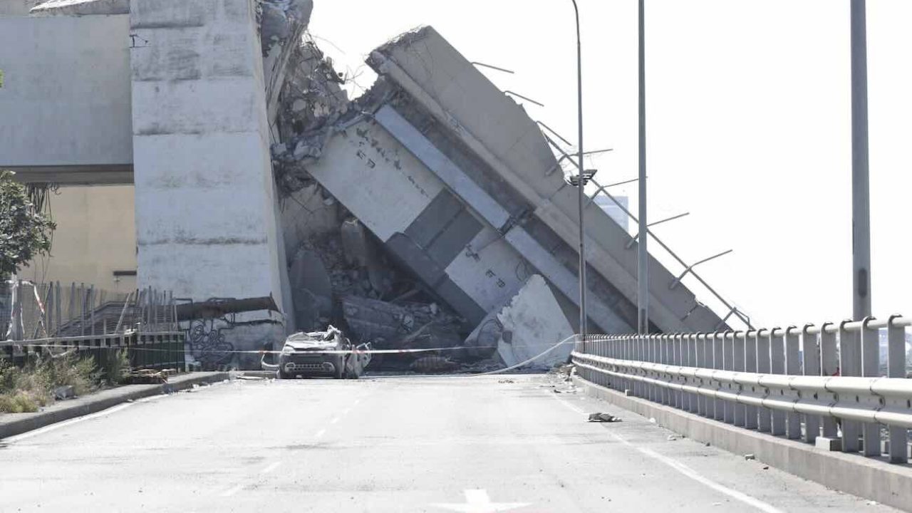 Ponte Morandi, colpo al cuore: 12 anni per Castellucci e pene per i colpevoli di Aspi e Spea