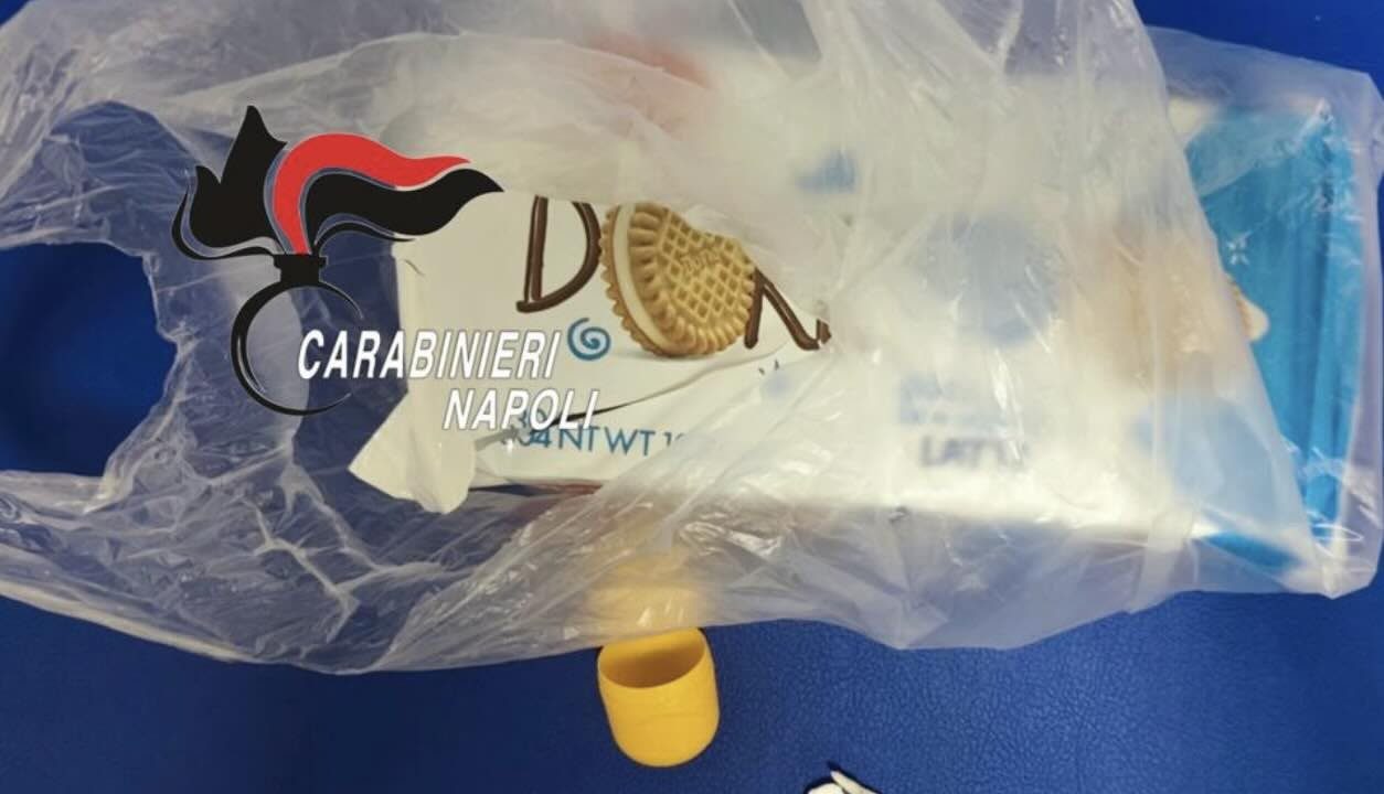 Cocaina camuffata tra i biscotti: scoperto traffico in ospedale a Pozzuoli