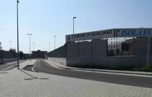 Qualiano, scoperte mazzette all’isola ecologica: tre dipendenti comunali sospesi per smaltimento illecito…