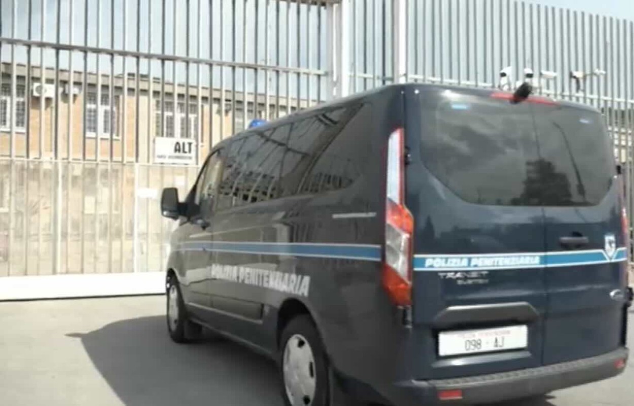 Salerno, controlli severi: multe per i fuochi d’artificio vicino al carcere