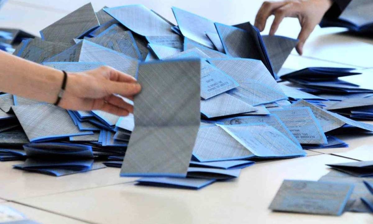 San Giorgio a Cremano, crisi in maggioranza: si dimette la consigliera di A Testa Alta