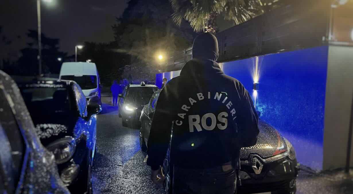 Sospetto terrorismo, divieto di espatrio per un 25enne di Salerno: in allerta la comunità locale