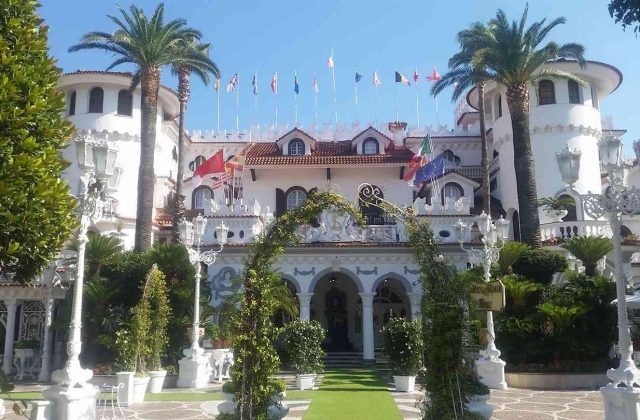 Sgombero in vista al Castello delle Cerimonie di Sant’Antonio Abate: il comune avvia le operazioni