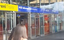Aggressione in Stazione a Napoli: 16enne molestata, la folle reazione dei parenti bloccano l’aggressore