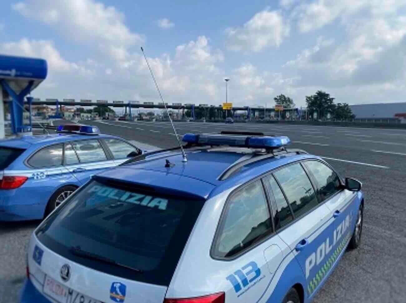 Contromano sulla Tangenziale di Napoli: auto sequestrata dopo 5 chilometri di follia