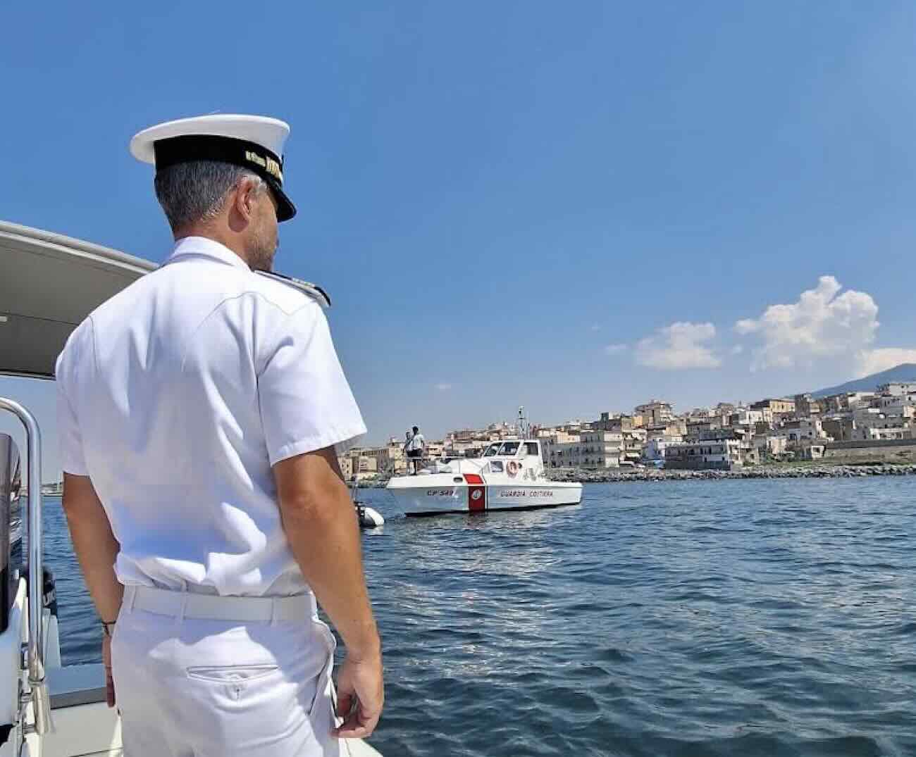 Torre del Greco, controlli rigorosi: multe a 4 stabilimenti balneari per irregolarità