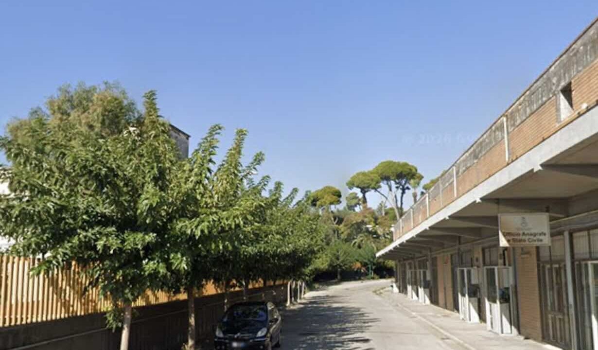 Torre del Greco, colpi di pistola contro un netturbino: paura in strada e indagini in corso