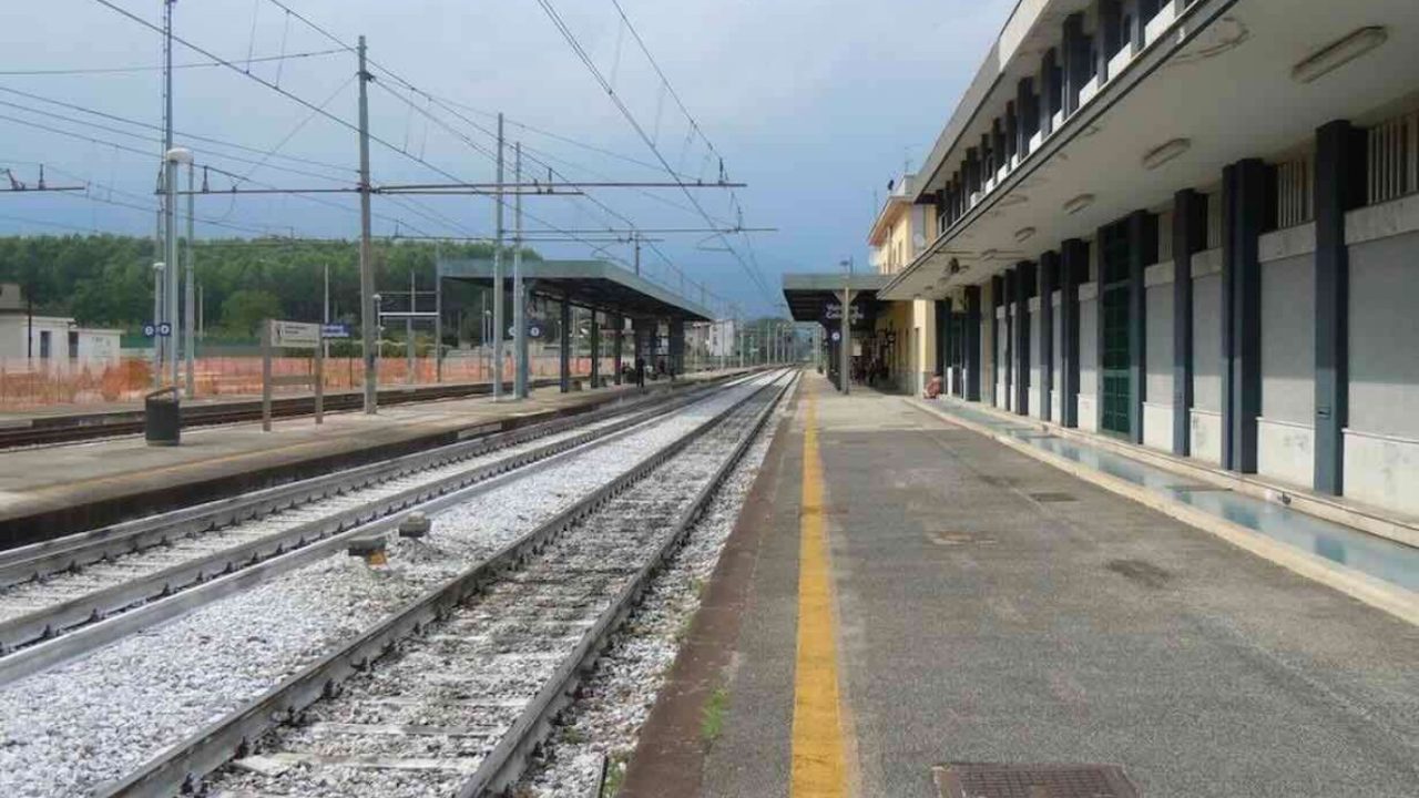Giovane operaio RFI perde la vita in un tragico incidente sul lavoro nel Casertano