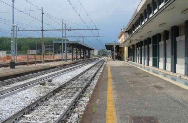 Giovane operaio RFI perde la vita in un tragico incidente sul lavoro nel Casertano