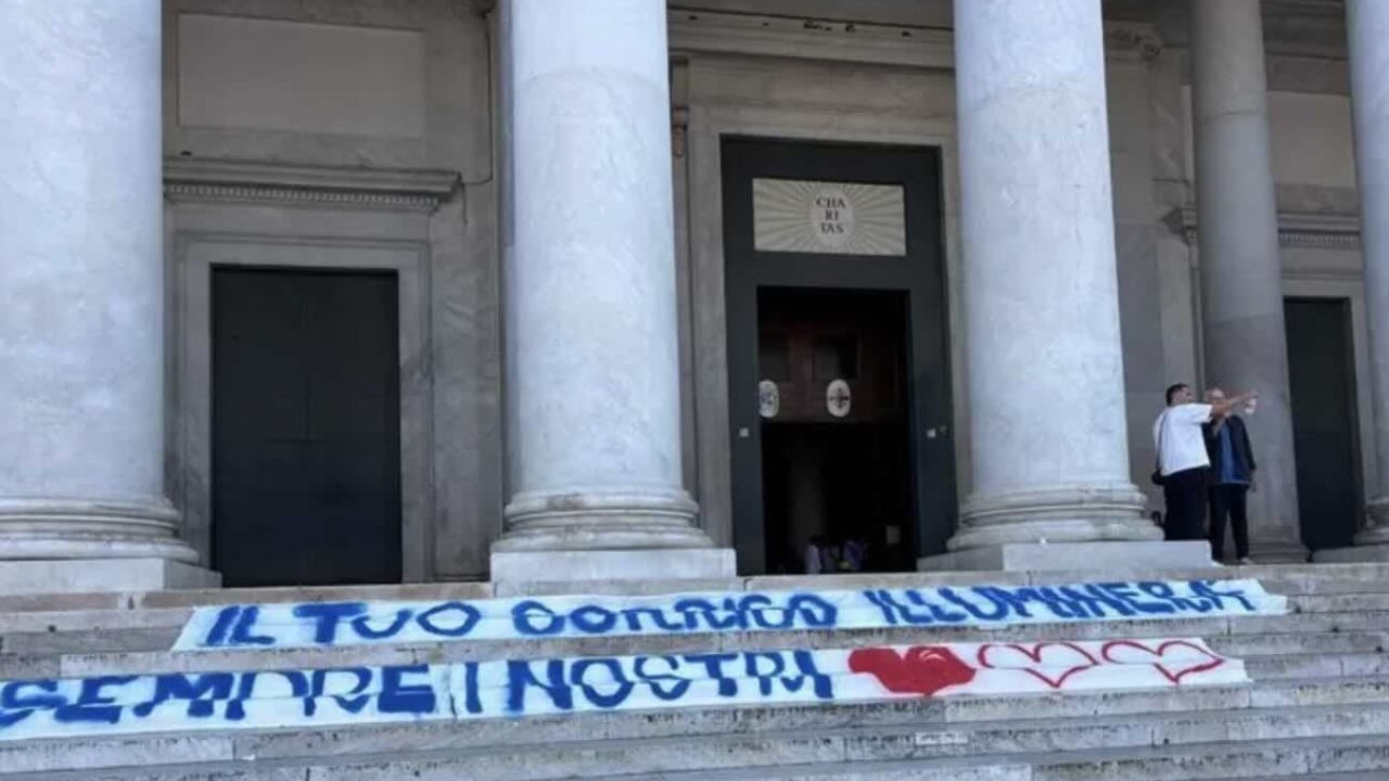 Napoli commossa: un anno senza Dj Godzi, il ricordo di Michele Noschese tocca il cuore della città.
