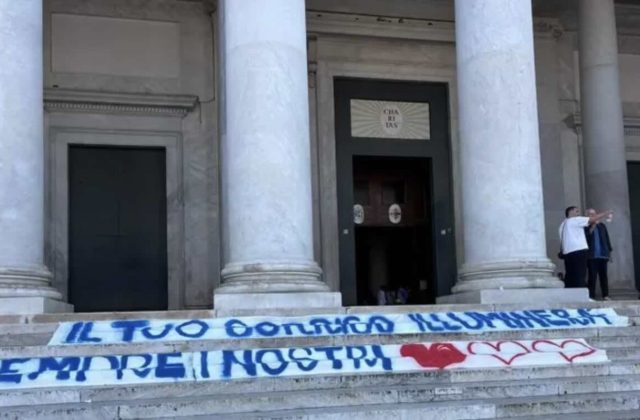 Napoli commossa: un anno senza Dj Godzi, il ricordo di Michele Noschese tocca il cuore della città.