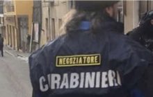 Allerta a Napoli: trattativa in corso per disinnescare una situazione critica in via Gianturco