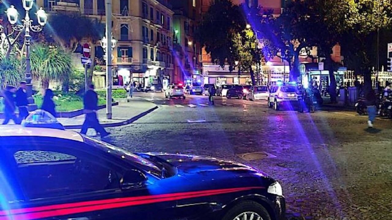 Controlli anti-movida a Castellammare: 317 identificati e un giovane denunciato per spaccio