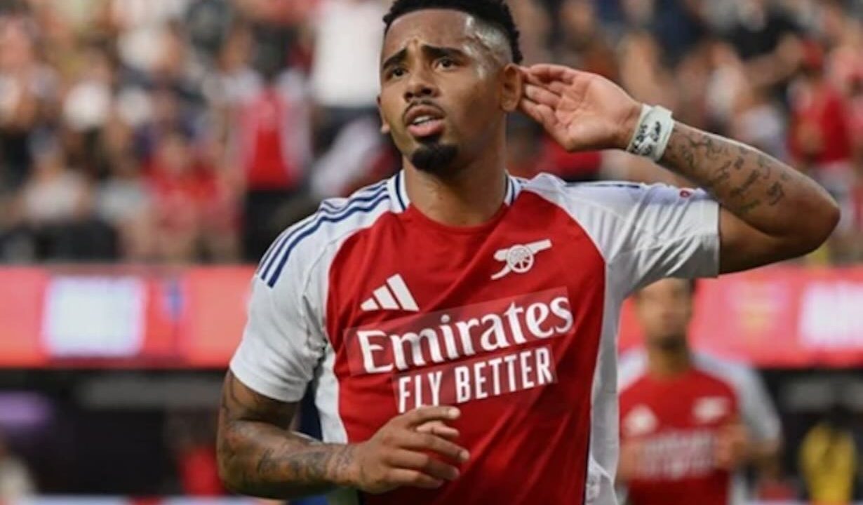 Napoli alla ricerca di un attaccante: Gabriel Jesus nel mirino, ma l’Arsenal resiste alla trattativa da 20 milioni