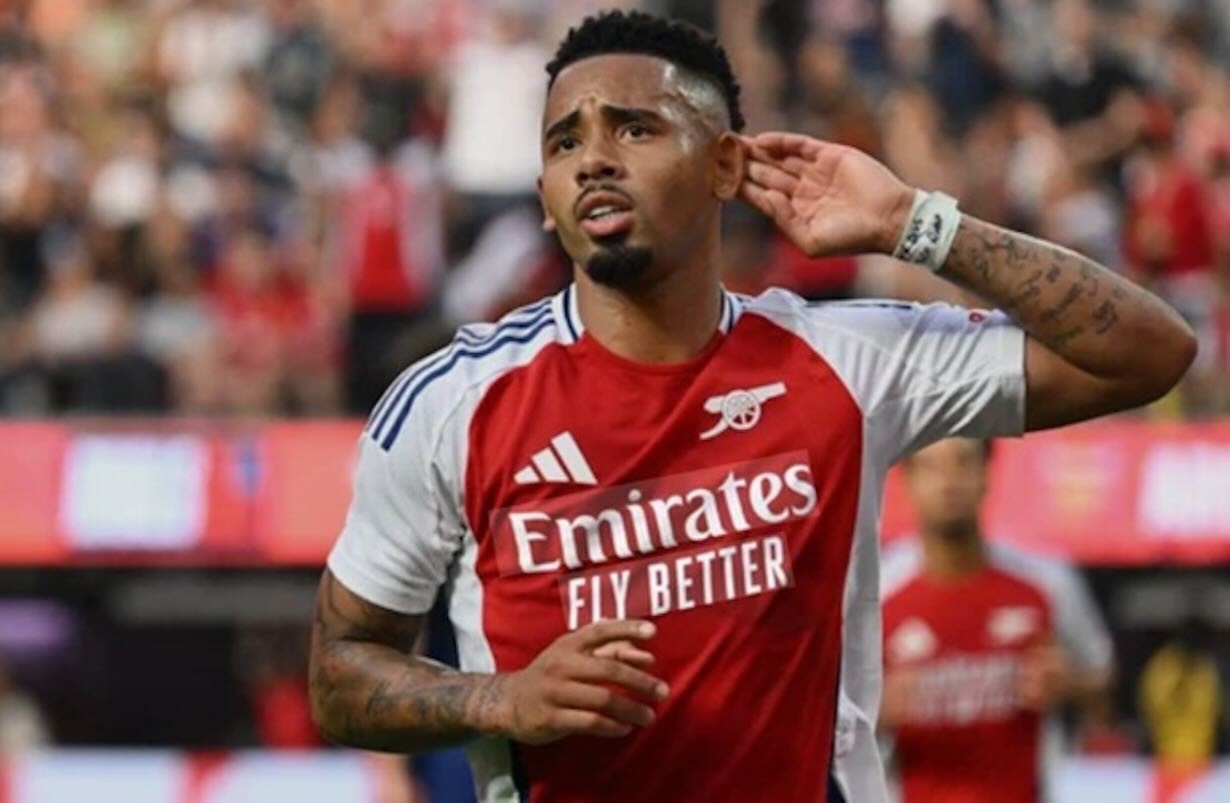 Napoli alla ricerca di un attaccante: Gabriel Jesus nel mirino, ma l’Arsenal resiste alla trattativa da 20 milioni