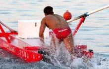 Coraggio in mare: bagnino di Mondragone salva due bambini da onde minacciose
