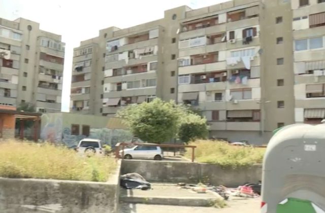 Ponticelli, tragico ritrovamento: donna di 58 anni morta in casa, probabile malore dietro al decesso