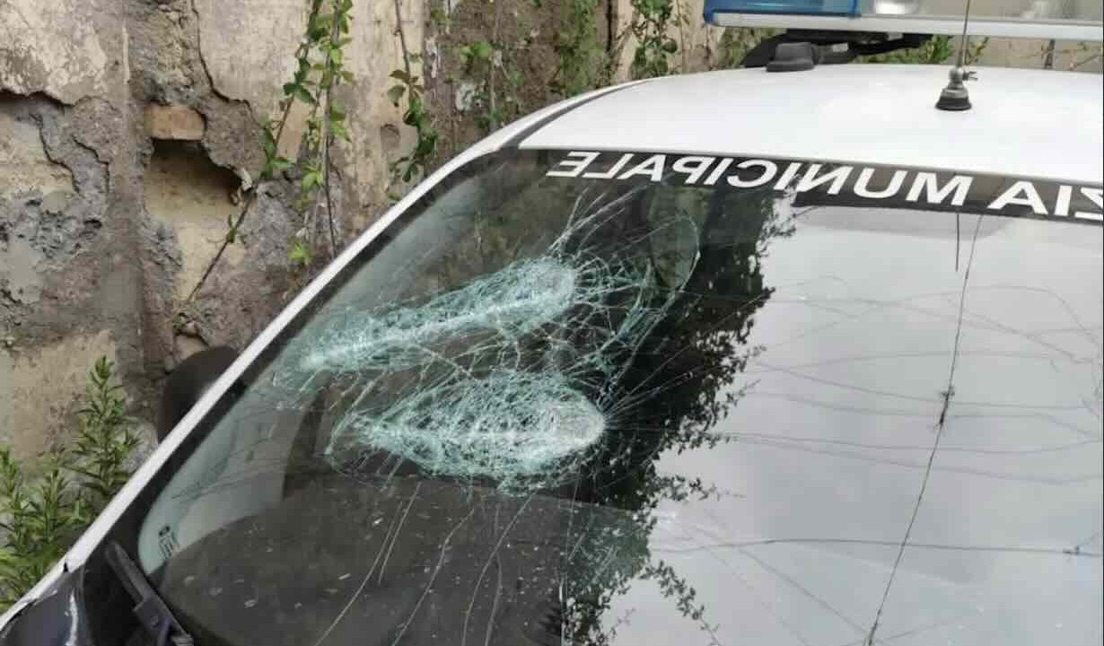 Torre Annunziata, aggressione ai vigili: arrestato un parcheggiatore abusivo dopo l’attacco con un bastone