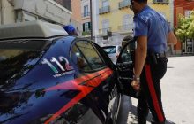 Caserta, cliente molesto in bar aggredisce i Carabinieri: scatta l’arresto